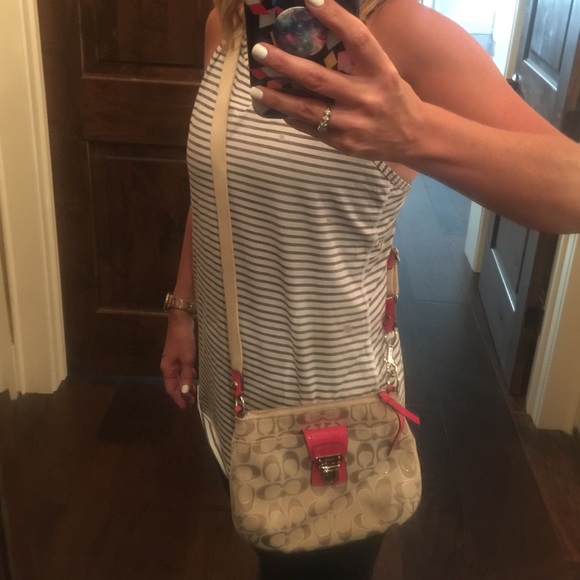 Coach Cross Body Bag - Picture 5 of 6